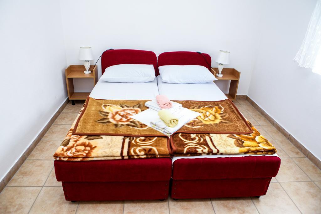 Ana Stjepan Nikolic - Pilgrim'S 2Nd Home Međugorje Zimmer foto