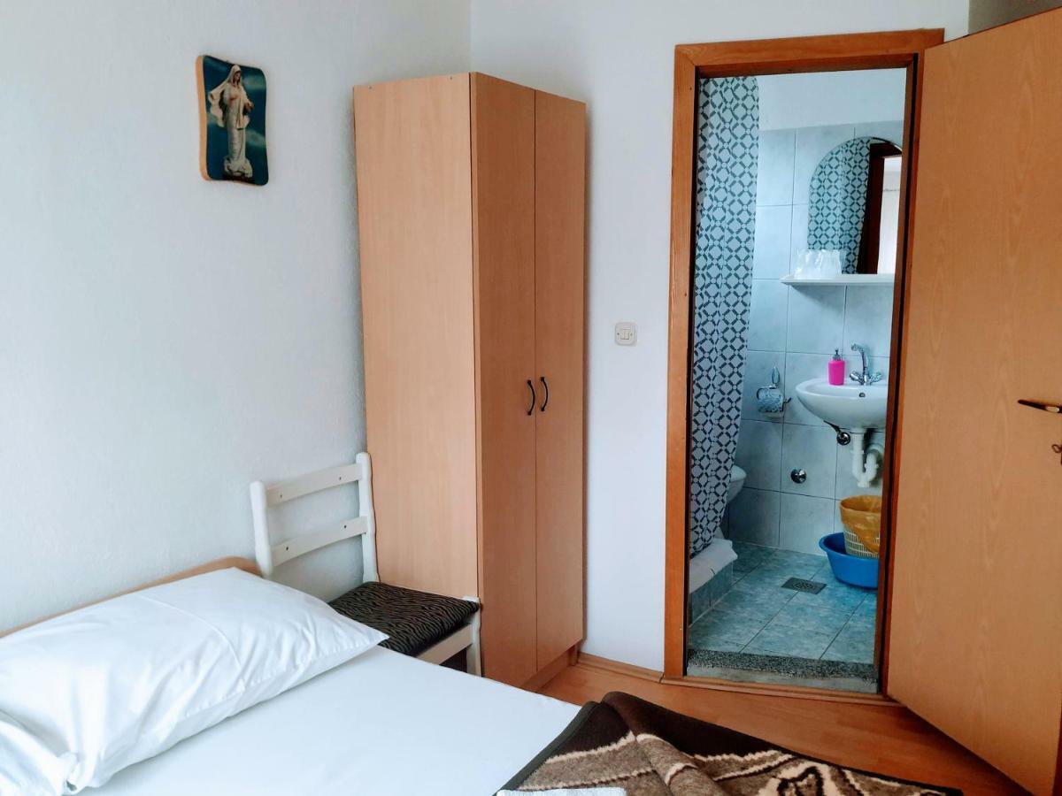 Ana Stjepan Nikolic - Pilgrim'S 2Nd Home Međugorje Exterior foto